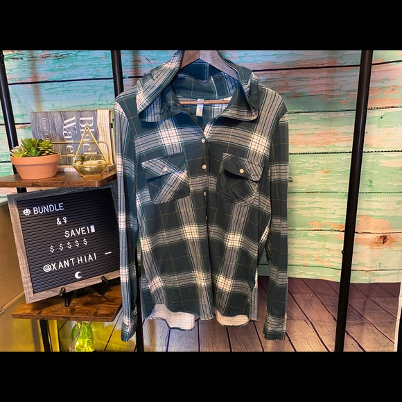 Ladies Plaid Long Sleeve With Hood - Picture 1 of 6